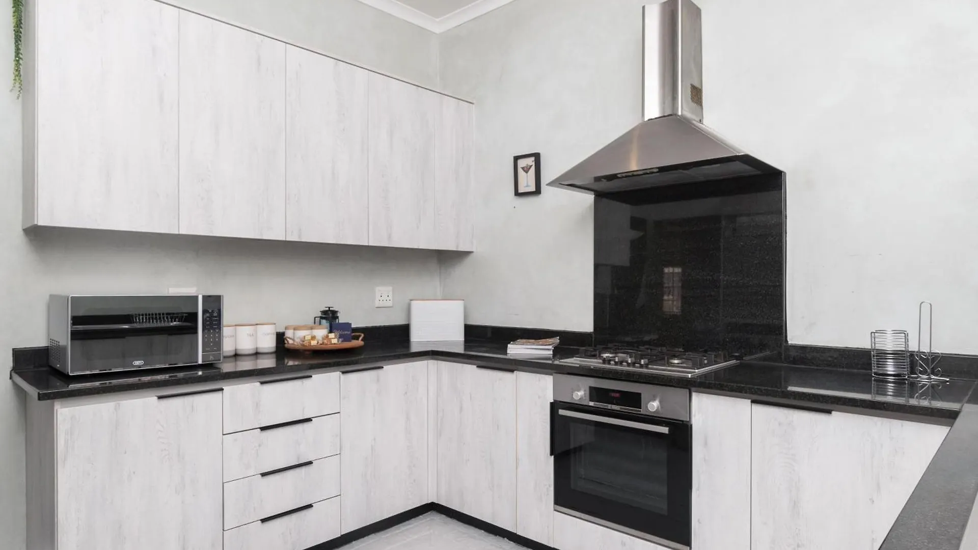 Vibrant 3-Bedroom In The Heart Of Bo-Kaap Cape Town 0*,