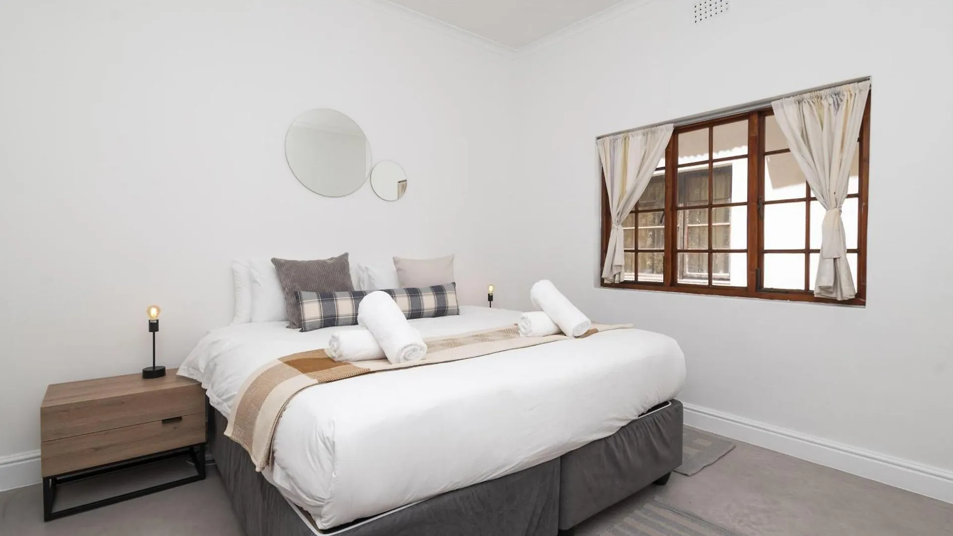 Vibrant 3-Bedroom In The Heart Of Bo-Kaap Cape Town 0*,  Güney Afrika