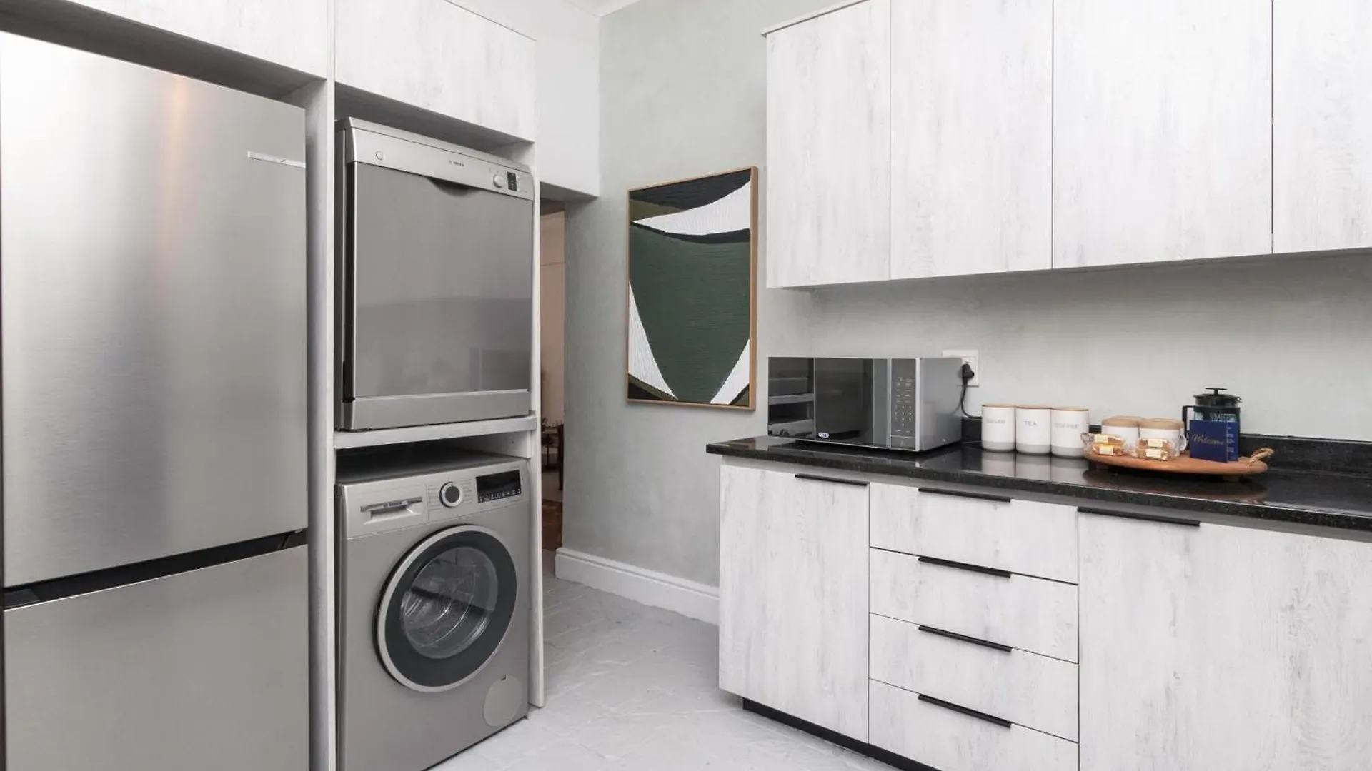 Vibrant 3-Bedroom In The Heart Of Bo-Kaap Cape Town 0*,
