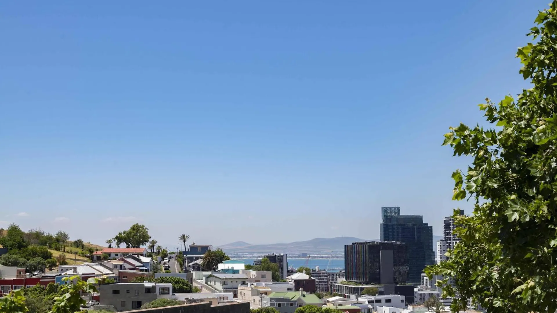 Apartment Vibrant 3-Bedroom In The Heart Of Bo-Kaap Cape Town