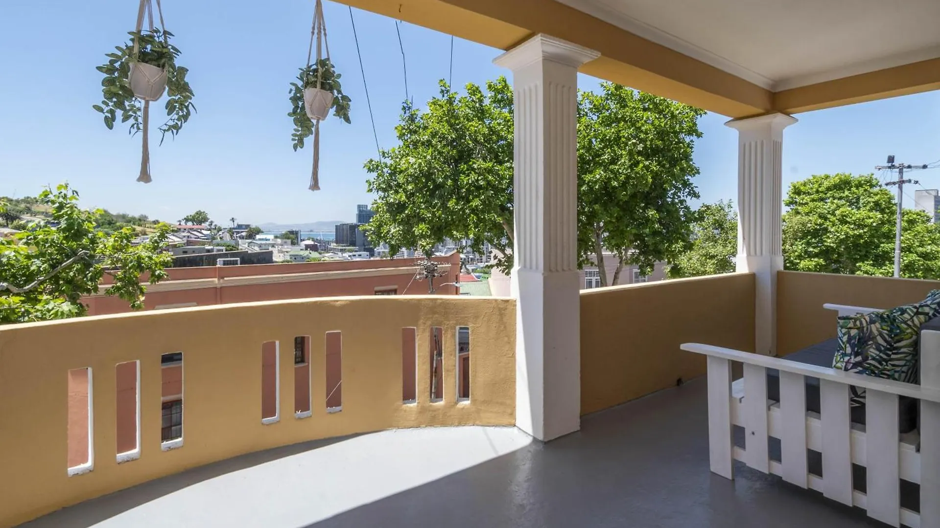 Vibrant 3-Bedroom In The Heart Of Bo-Kaap Cape Town Apartment
